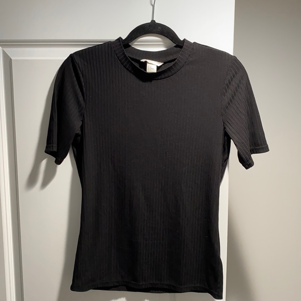 H&M black ribbed short sleeve T-shirt